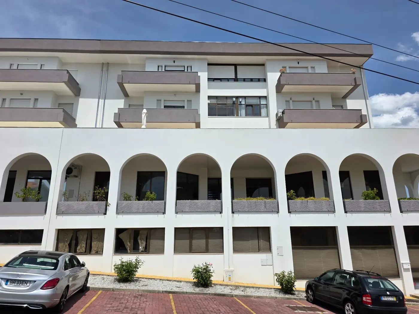 Fachada com galerias após intervenção